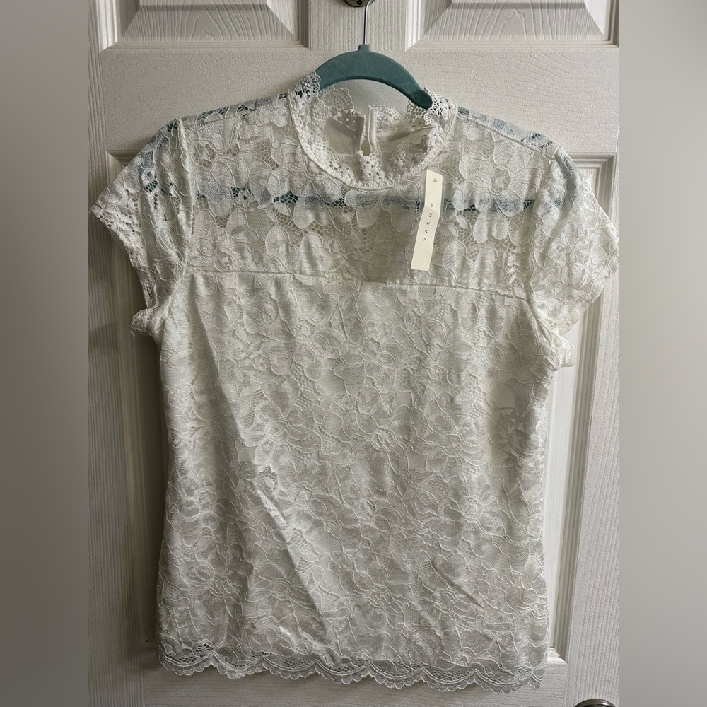 NWT Adiva lacy t shirt size medium